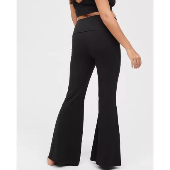 aerie Pants - Aerie Offline Black Foldover High Rise Short Super Flare size Small